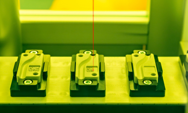 Beschriftung & Codierung – individuelle Kennzeichnung bei Montageanlagen von esmo automation