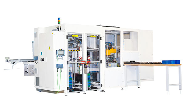 Montageautomat für Rückfahrsensoren bei esmo – automatisierte Montageanlage