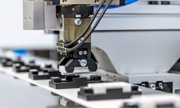 Automated assembly system with handling and transport solutions by esmo automation