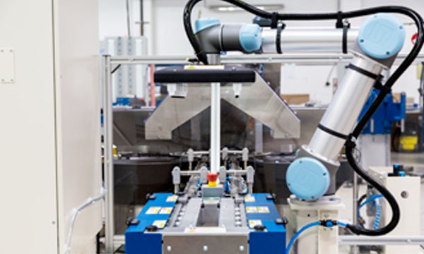 Handling von Kunststoff-Tiefziehteilen im Sondermaschinenbau